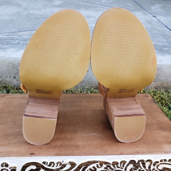 Edgy Cool Steve Madden Caged Sandals - Picture 8 of 8